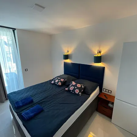 Luxury In Balatonalmadi, Almadi Lux I - Ocean Blue דירה Balatonalmádi